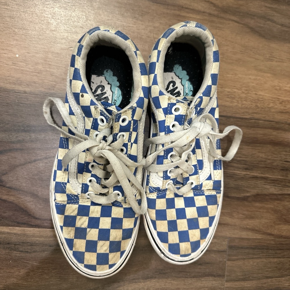 Used Checkered Comfy Cush vans